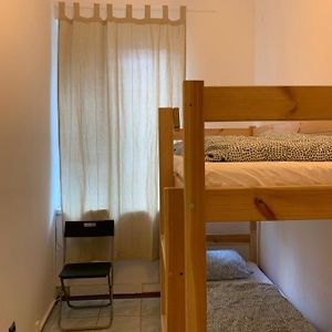 Kleine Kamer met Twee Aparte Bedden